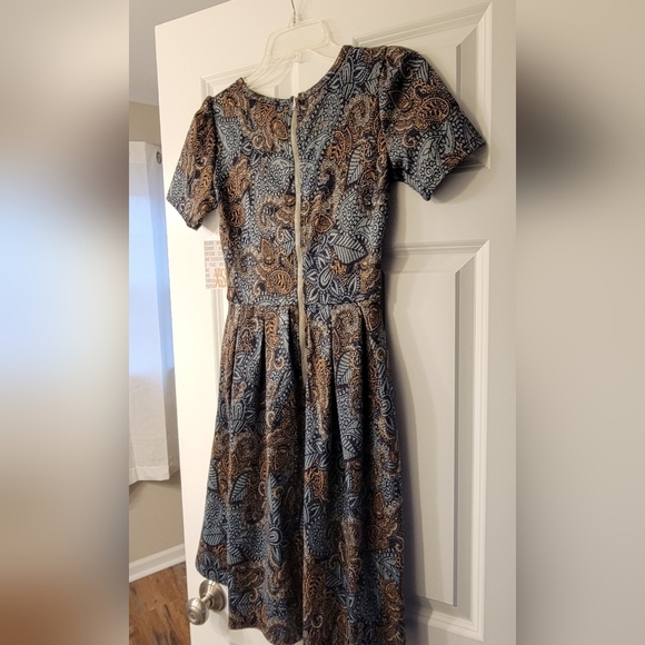 NWT Lularoe Amelia A-line Midi Dress in Beautiful Light Blue & Tan Print XS - Picture 4 of 9
